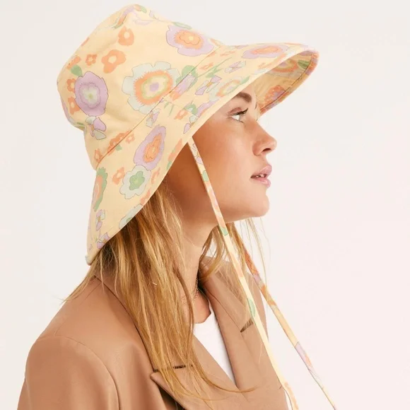 NWT Lack of Color Floral Bucket Hat Lack Of Color Holiday Bucket Hat Floral Peach Bloom Festival  main image 4